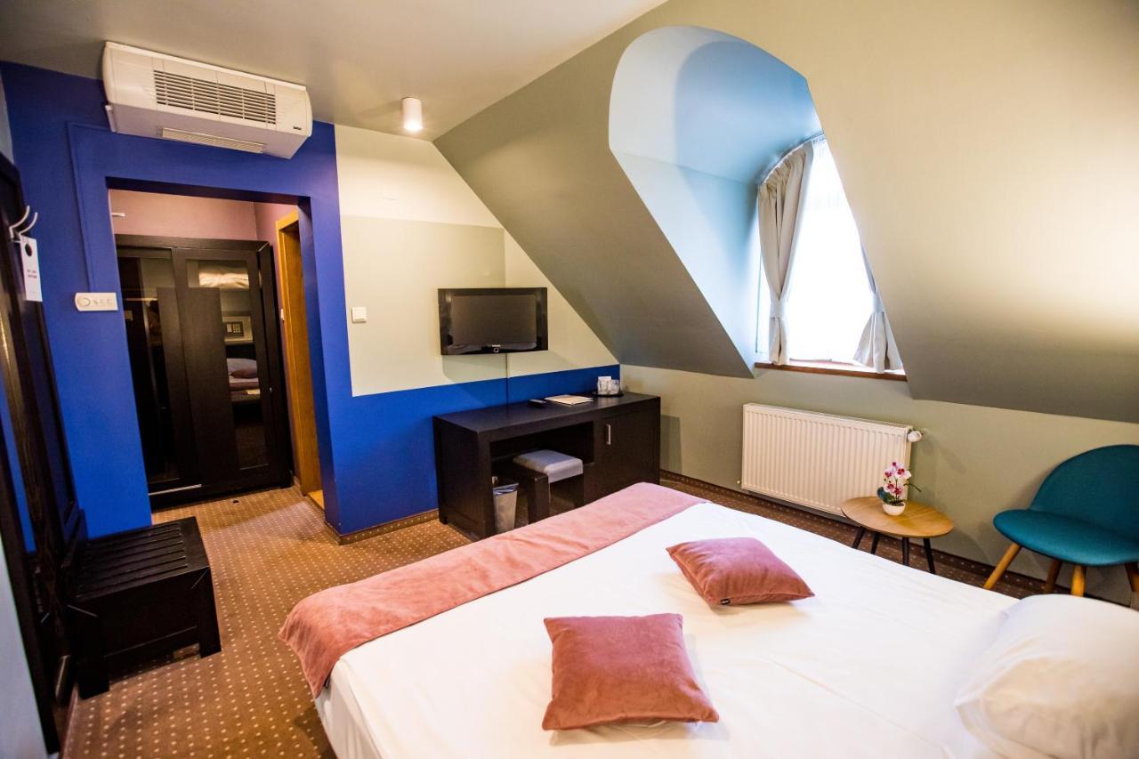 Hotel Arena Târgu-Mureş Esterno foto