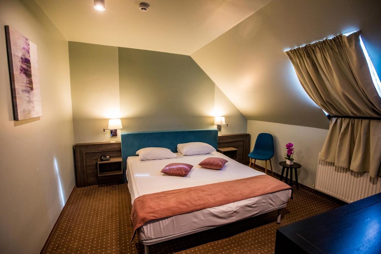 Hotel Arena Târgu-Mureş Esterno foto