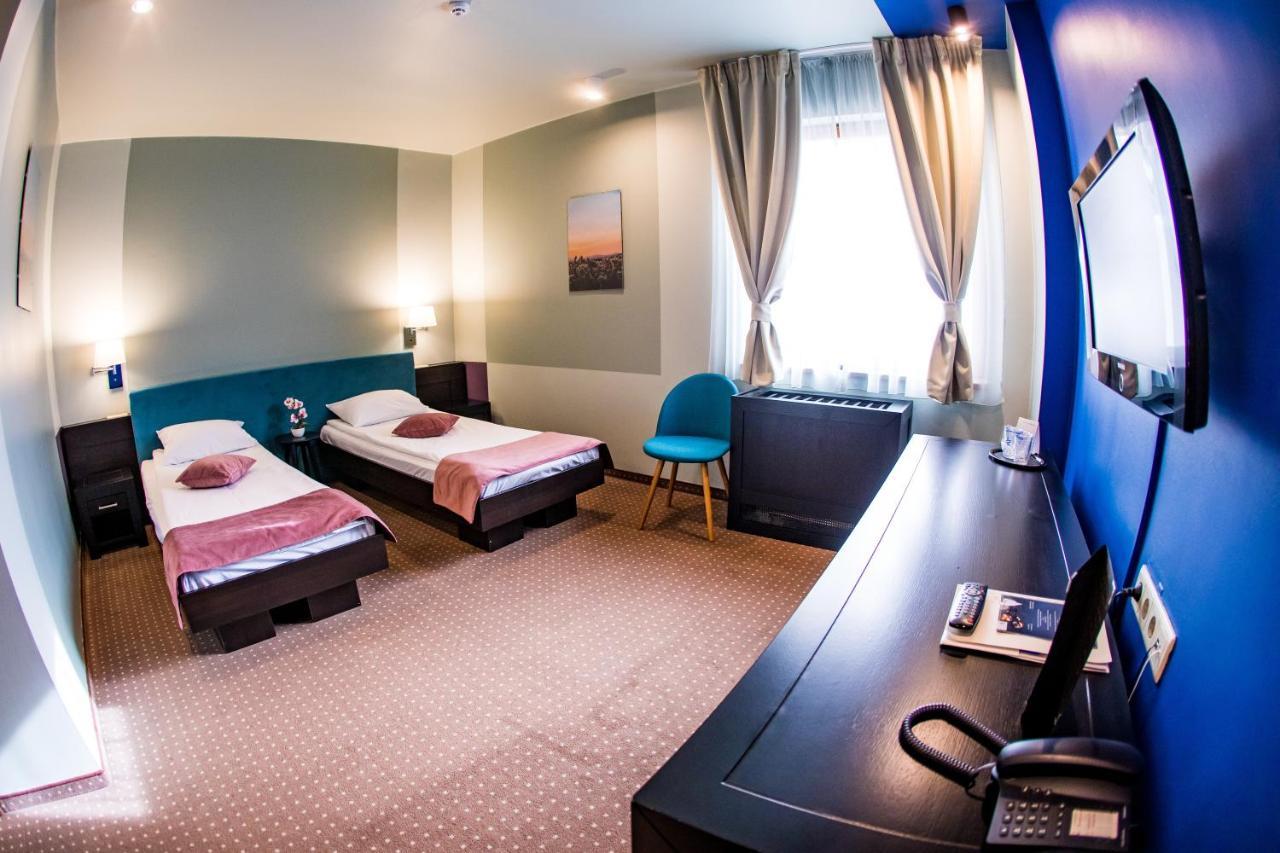 Hotel Arena Târgu-Mureş Esterno foto
