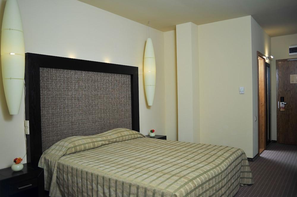 Hotel Arena Târgu-Mureş Esterno foto