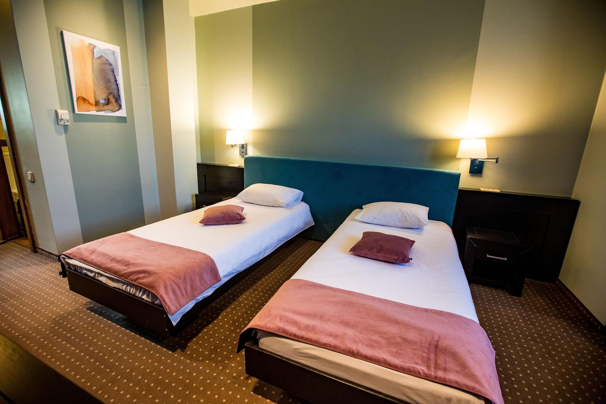 Hotel Arena Târgu-Mureş Esterno foto