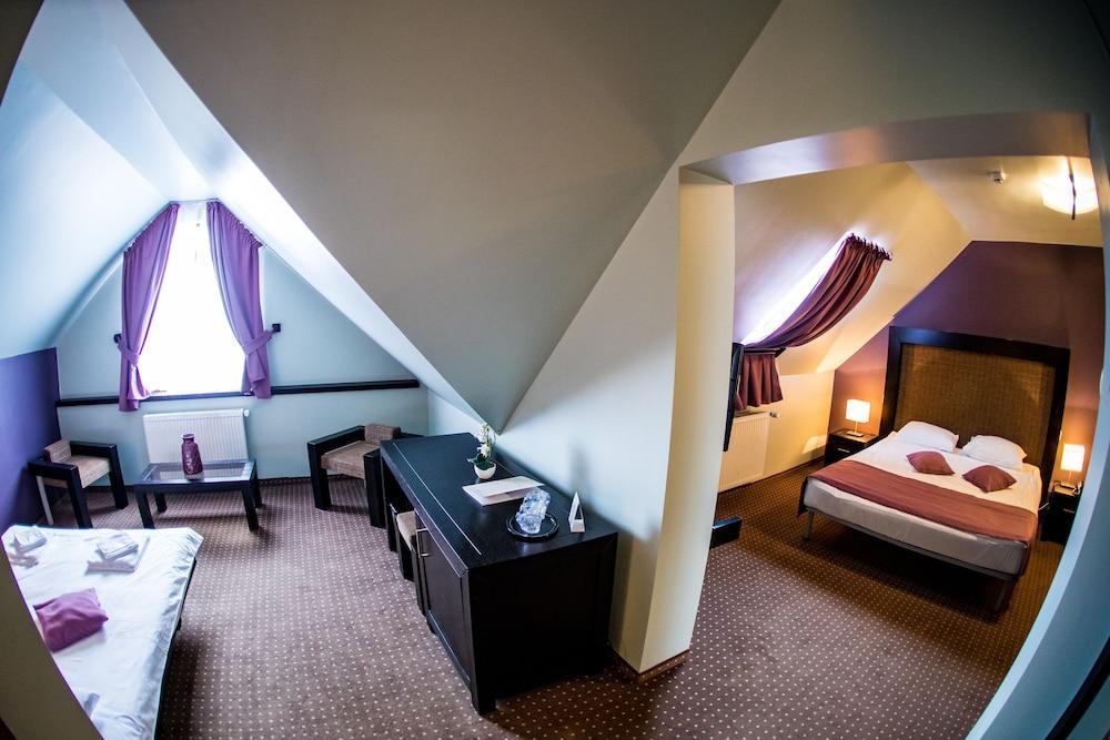 Hotel Arena Târgu-Mureş Esterno foto