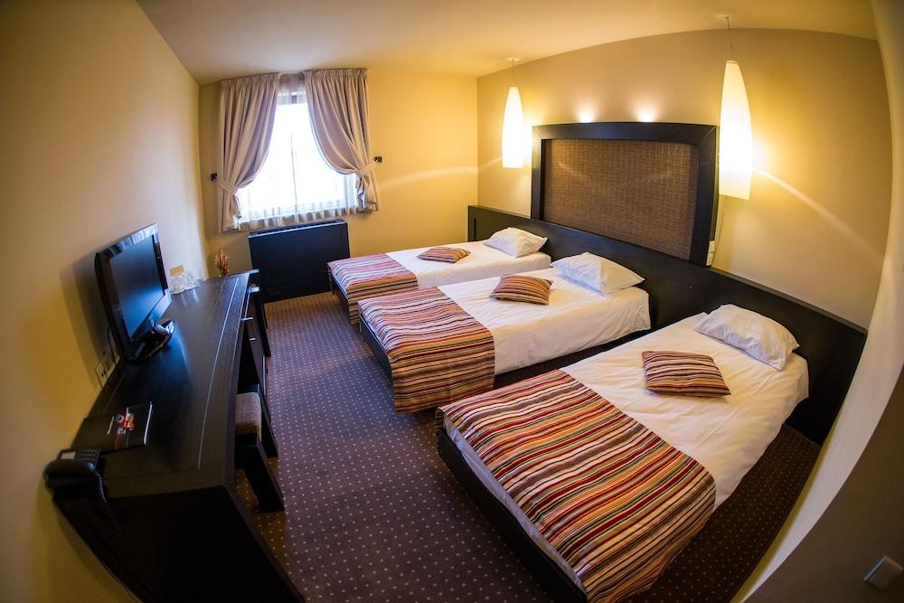 Hotel Arena Târgu-Mureş Esterno foto