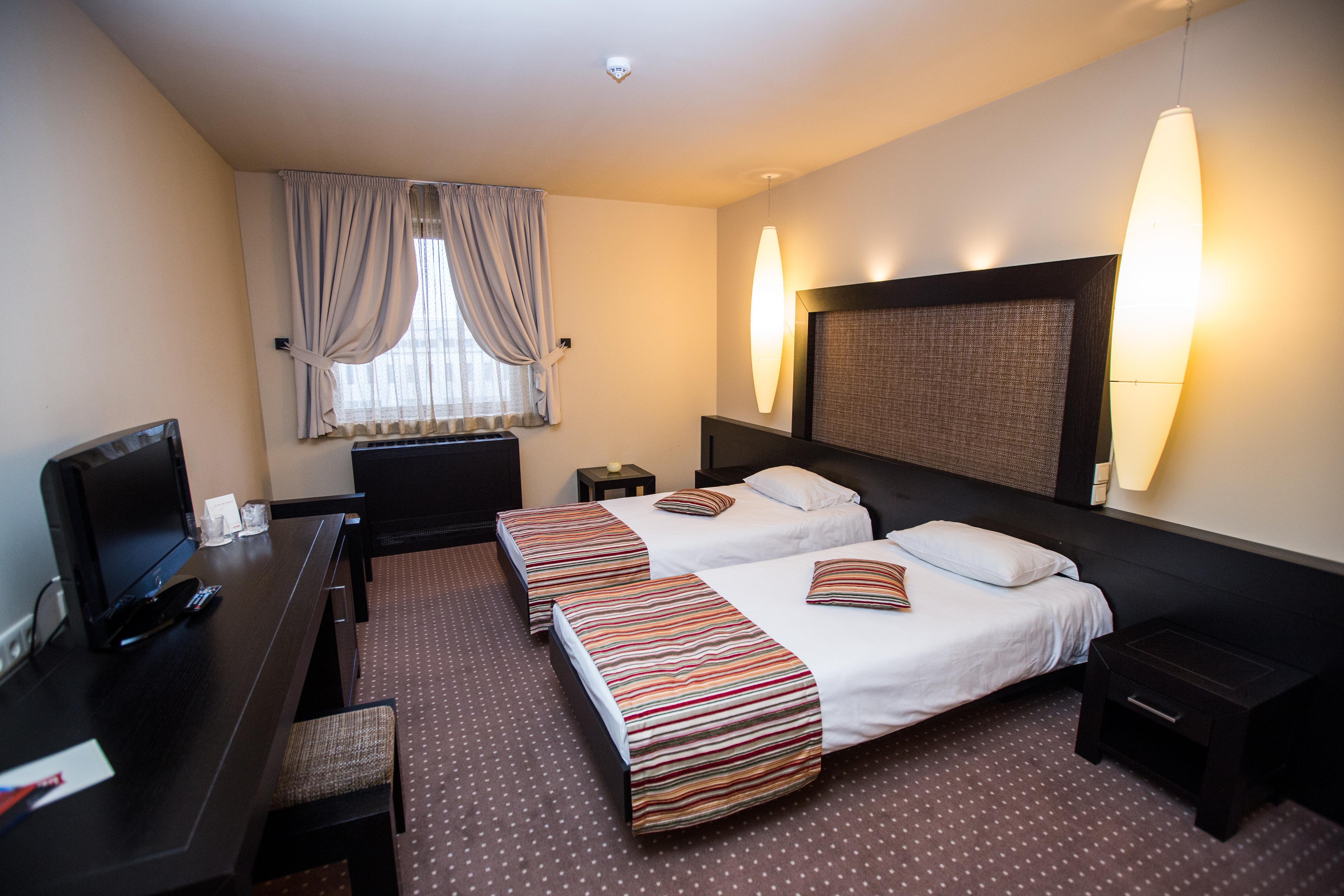 Hotel Arena Târgu-Mureş Esterno foto