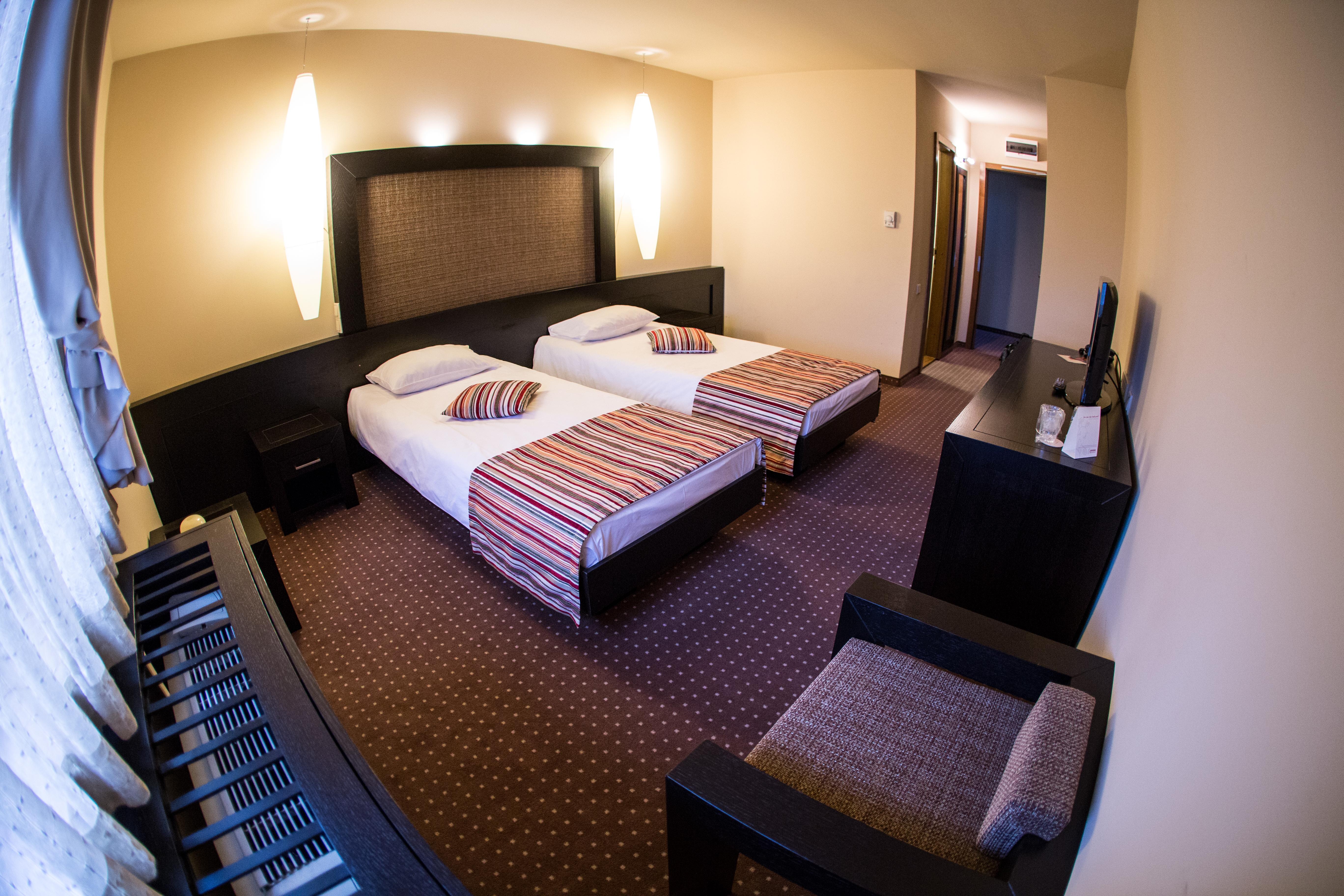 Hotel Arena Târgu-Mureş Esterno foto