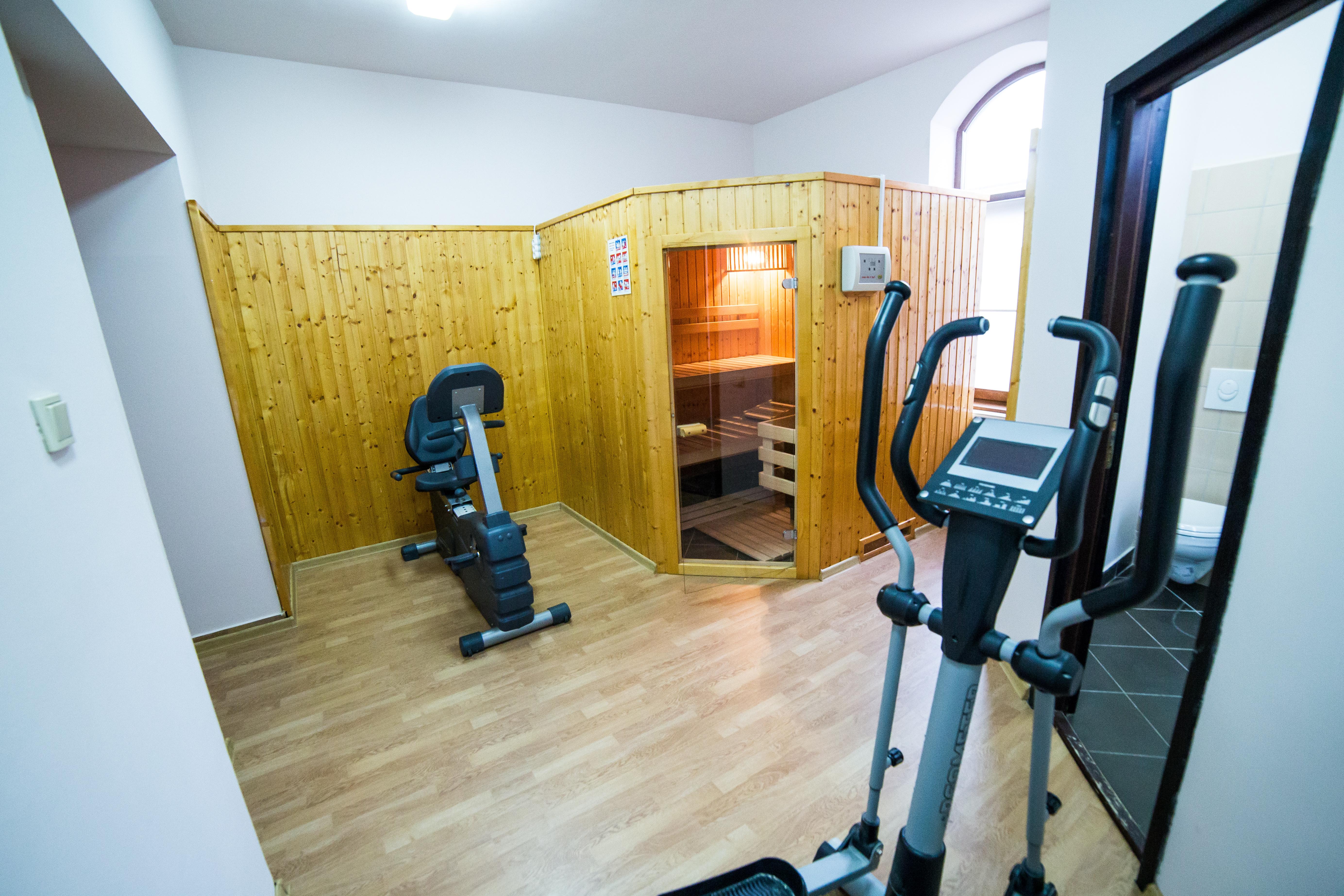 Hotel Arena Târgu-Mureş Esterno foto