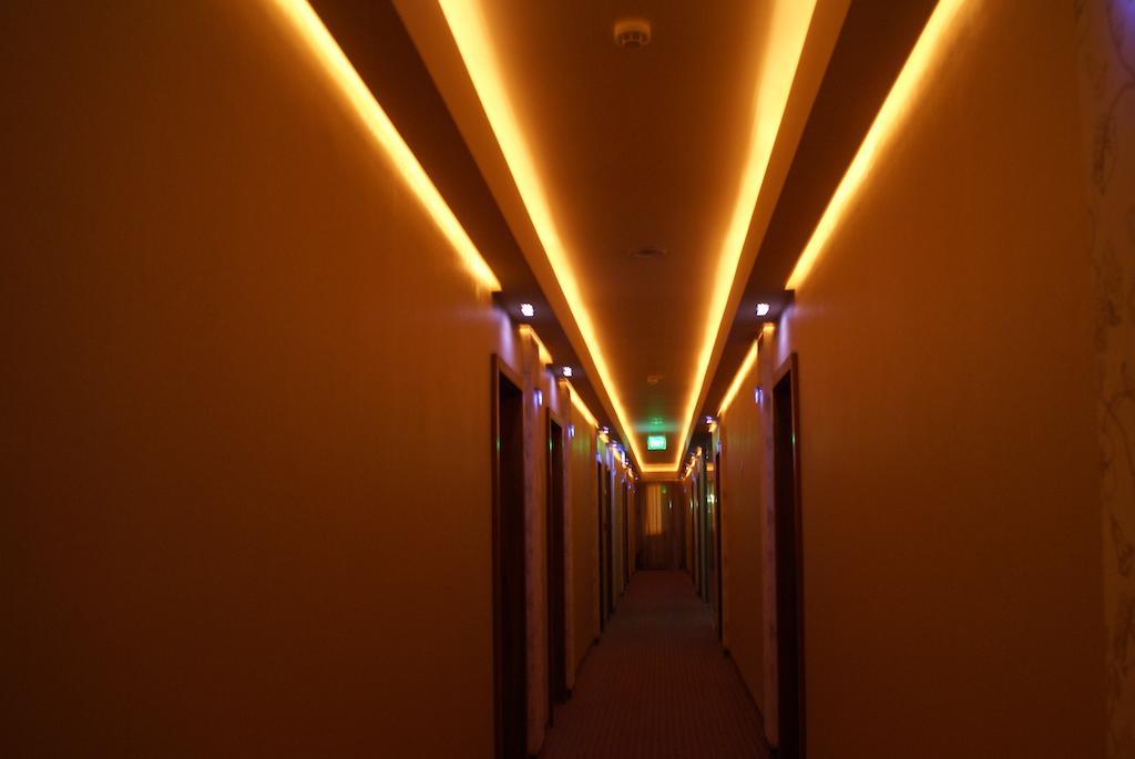 Hotel Arena Târgu-Mureş Esterno foto