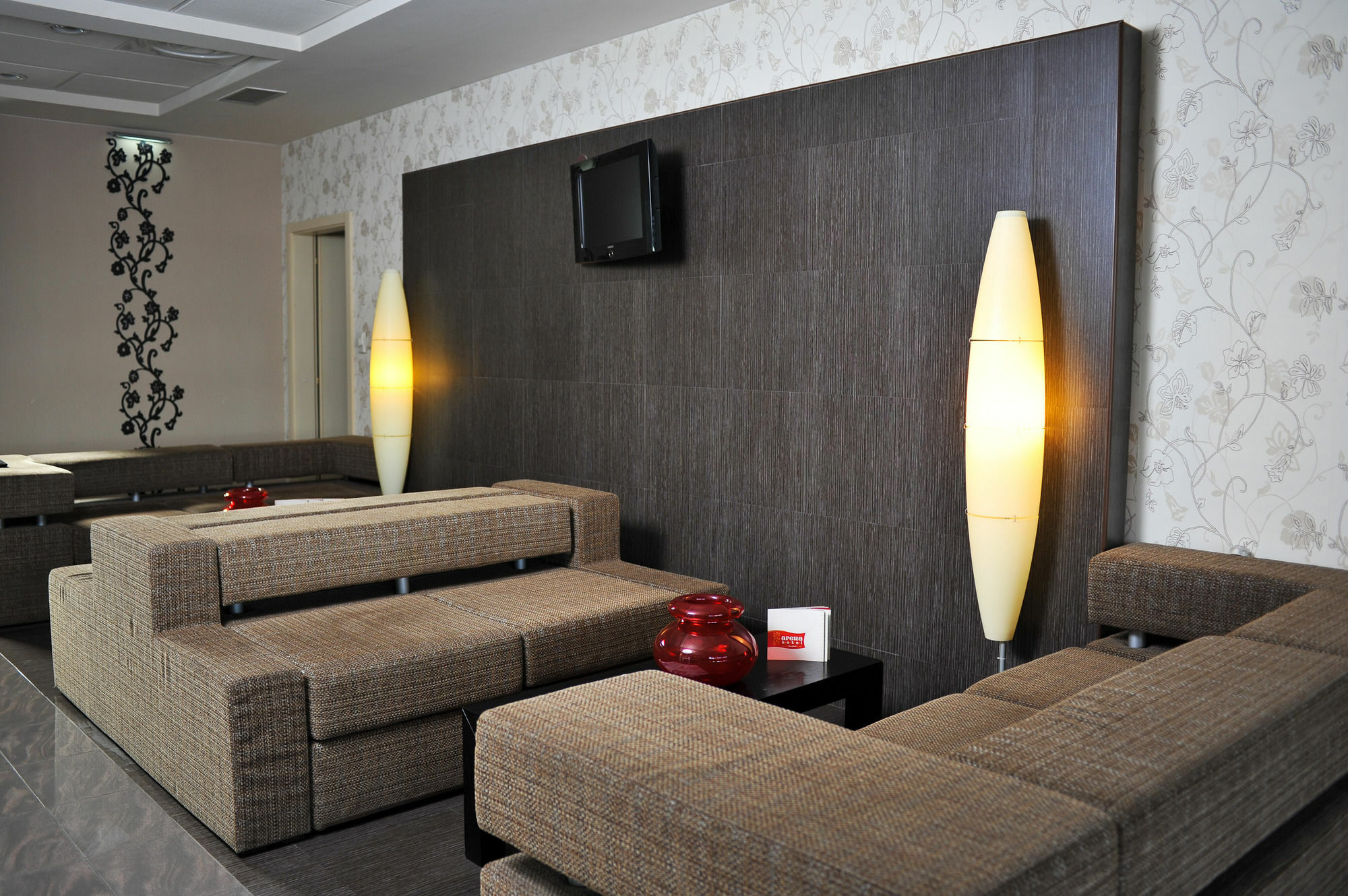 Hotel Arena Târgu-Mureş Esterno foto